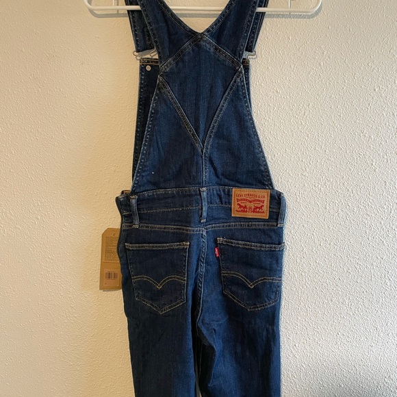 New with tags Levi’s Blue Denim Overalls - Picture 2 of 6